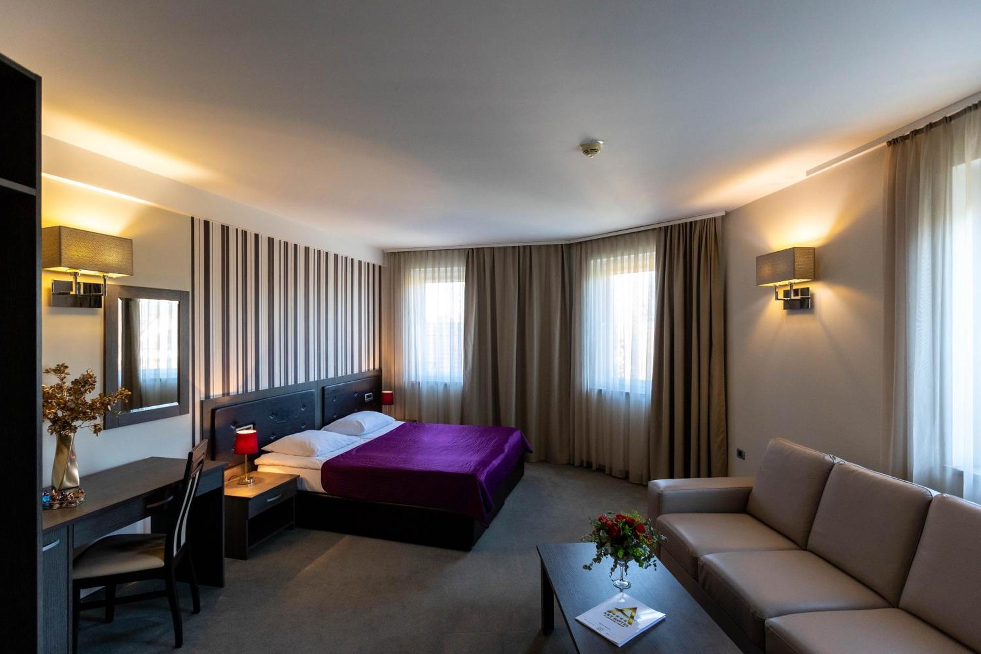 Art Hotel Slavonski Brod Luaran gambar