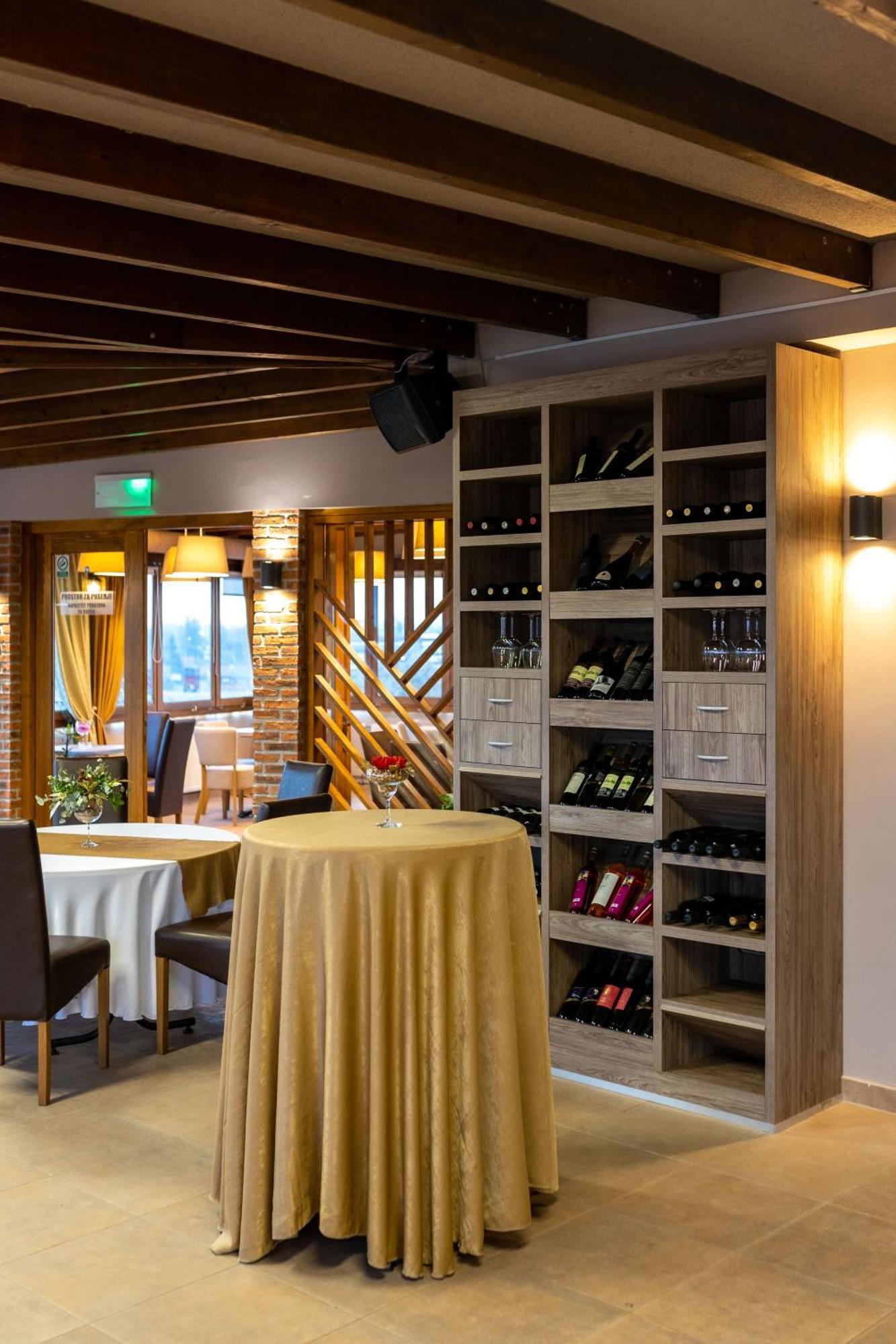Art Hotel Slavonski Brod Luaran gambar