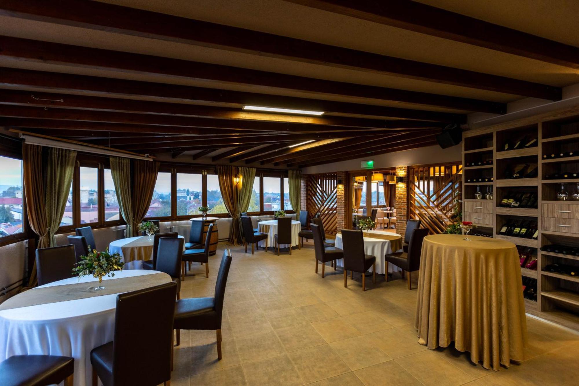 Art Hotel Slavonski Brod Luaran gambar