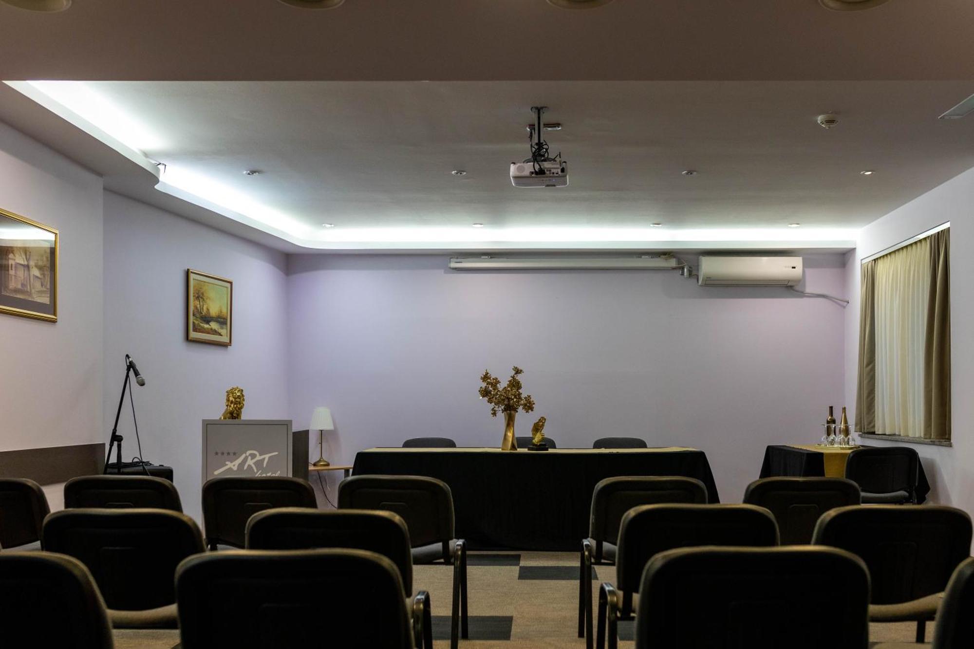 Art Hotel Slavonski Brod Luaran gambar
