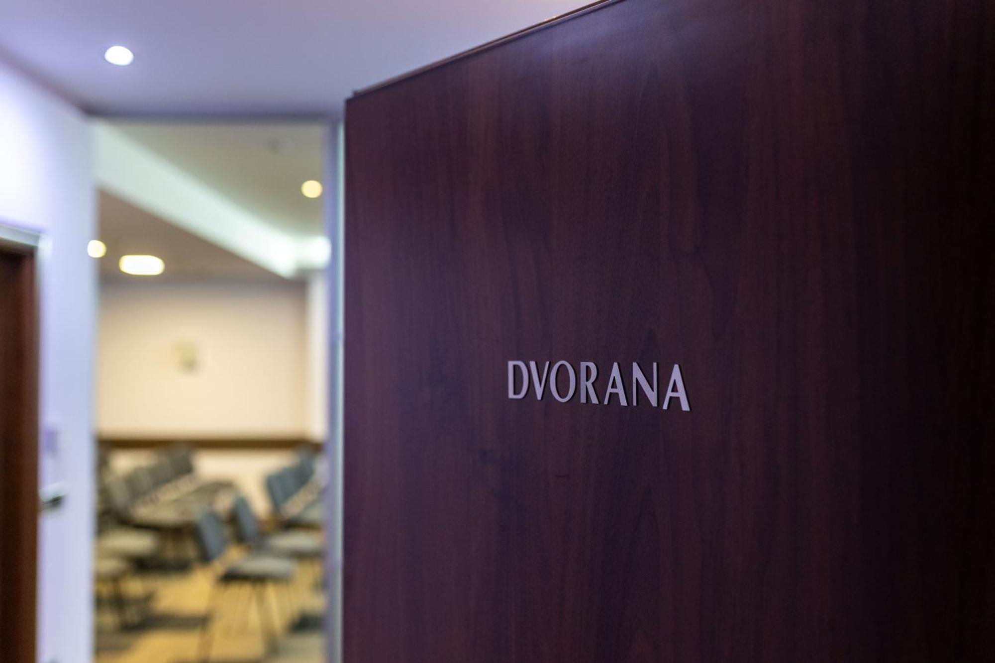 Art Hotel Slavonski Brod Luaran gambar