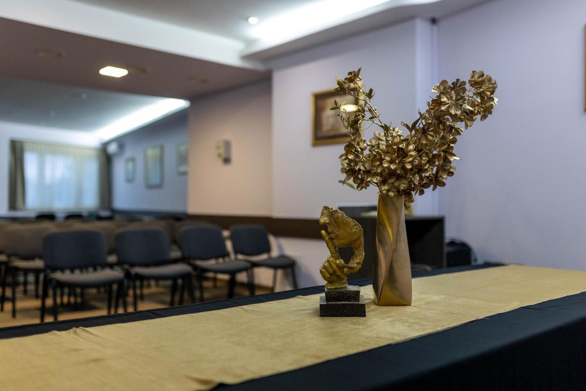 Art Hotel Slavonski Brod Luaran gambar