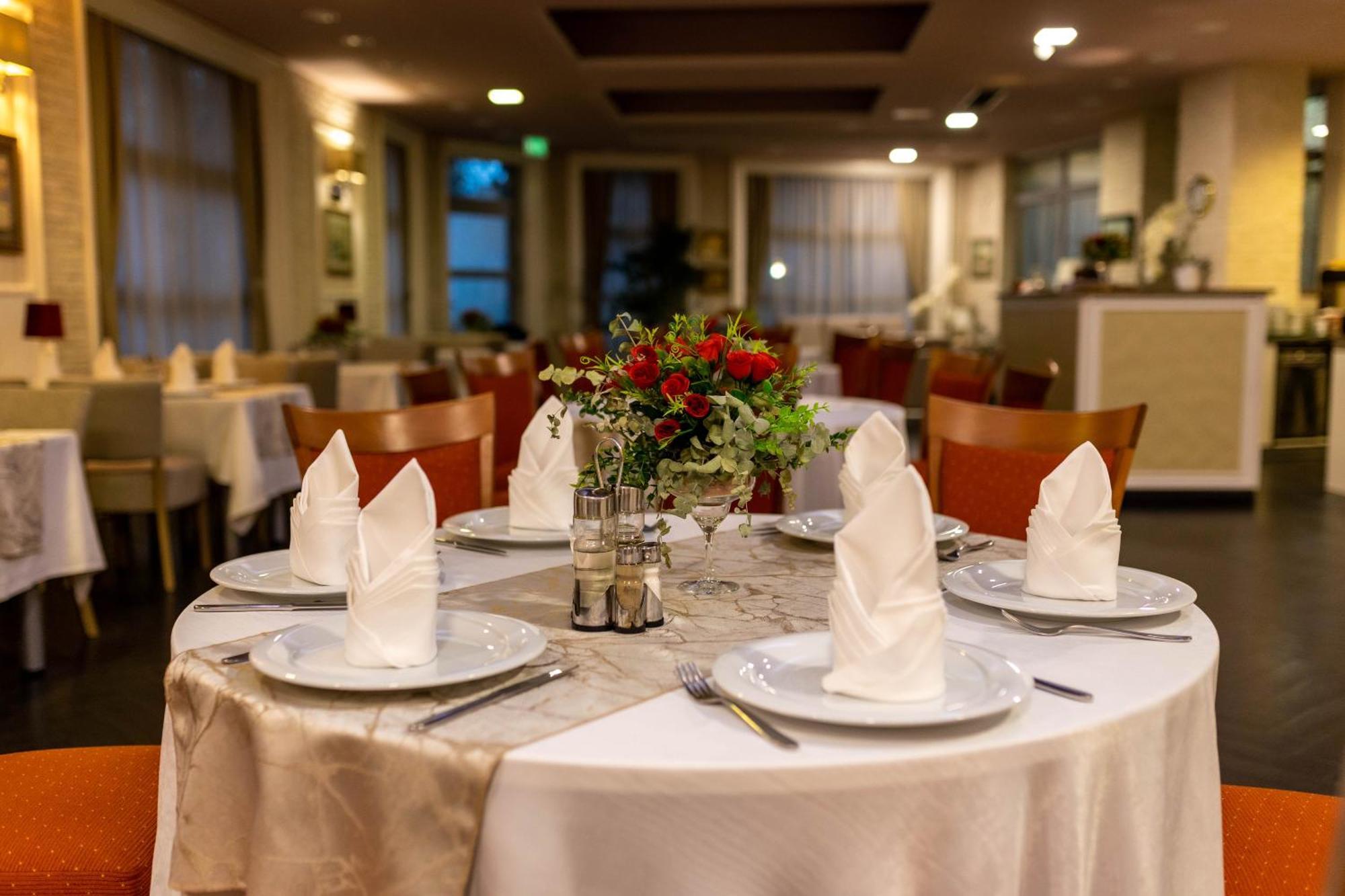 Art Hotel Slavonski Brod Luaran gambar